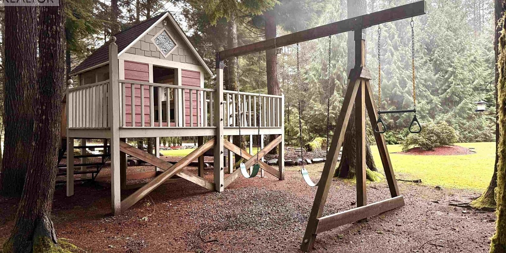 94 COHO AVENUE Kitimat Photo 3 94 COHO AVENUE Kitimat Photo 3